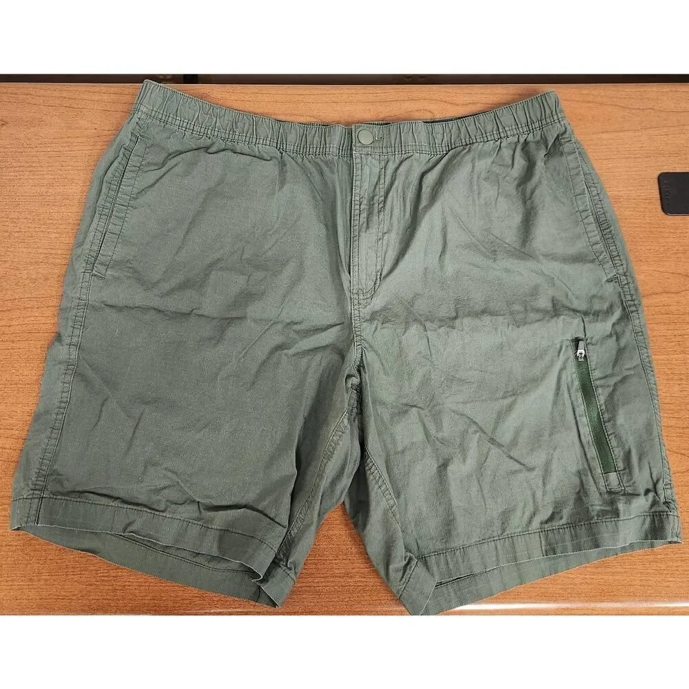 George Men's Green Shorts, Size XL, 40-42 Elastic Waist, Snap and Zip Closure
